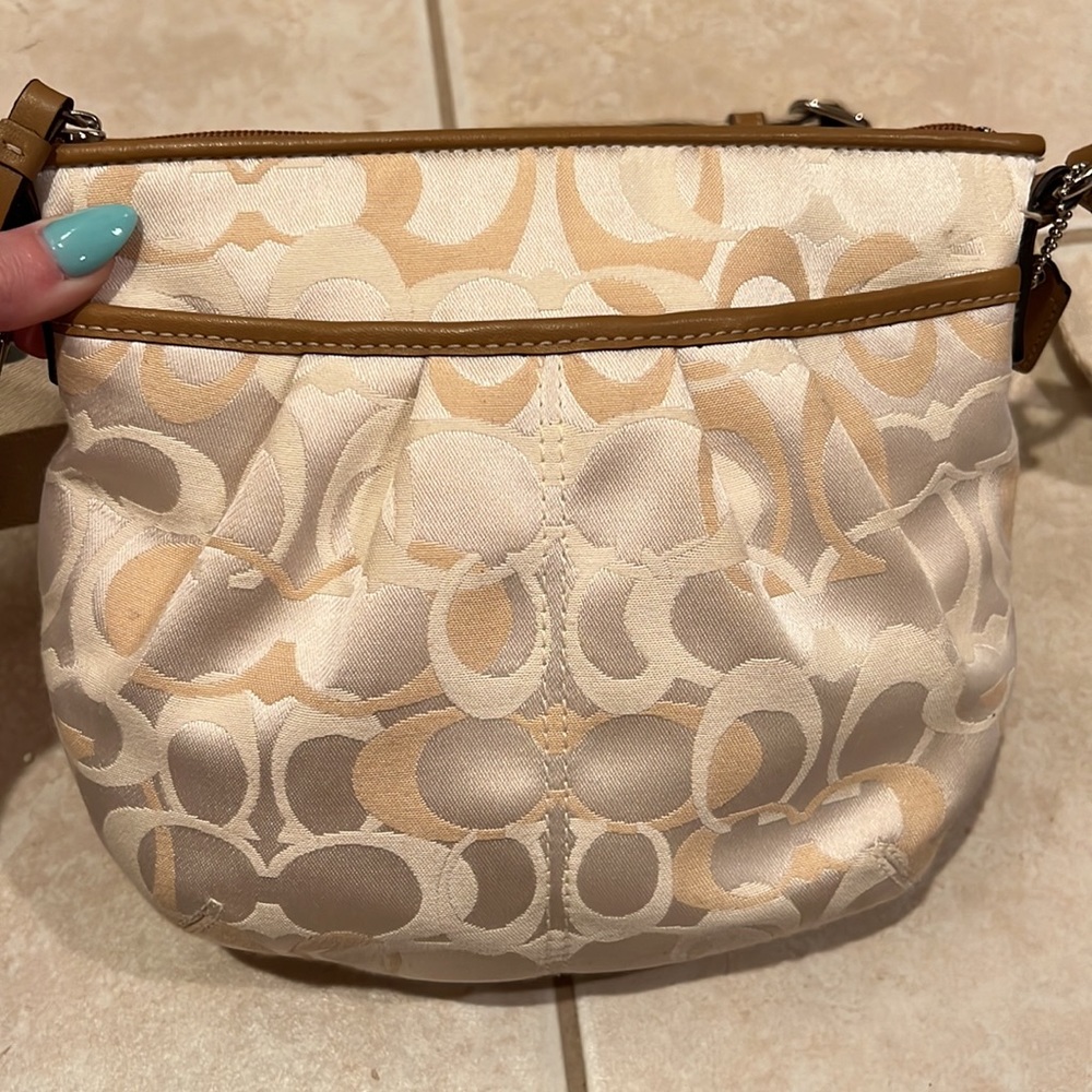 Beige Crossbody/Satchel Coach Purse